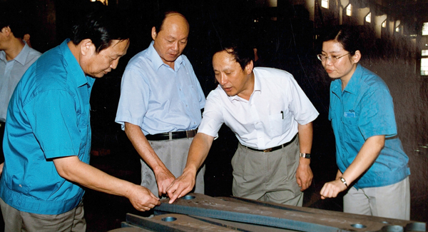 新一届向导班子上任，，，掀开亚洲必赢厘革生长新篇章