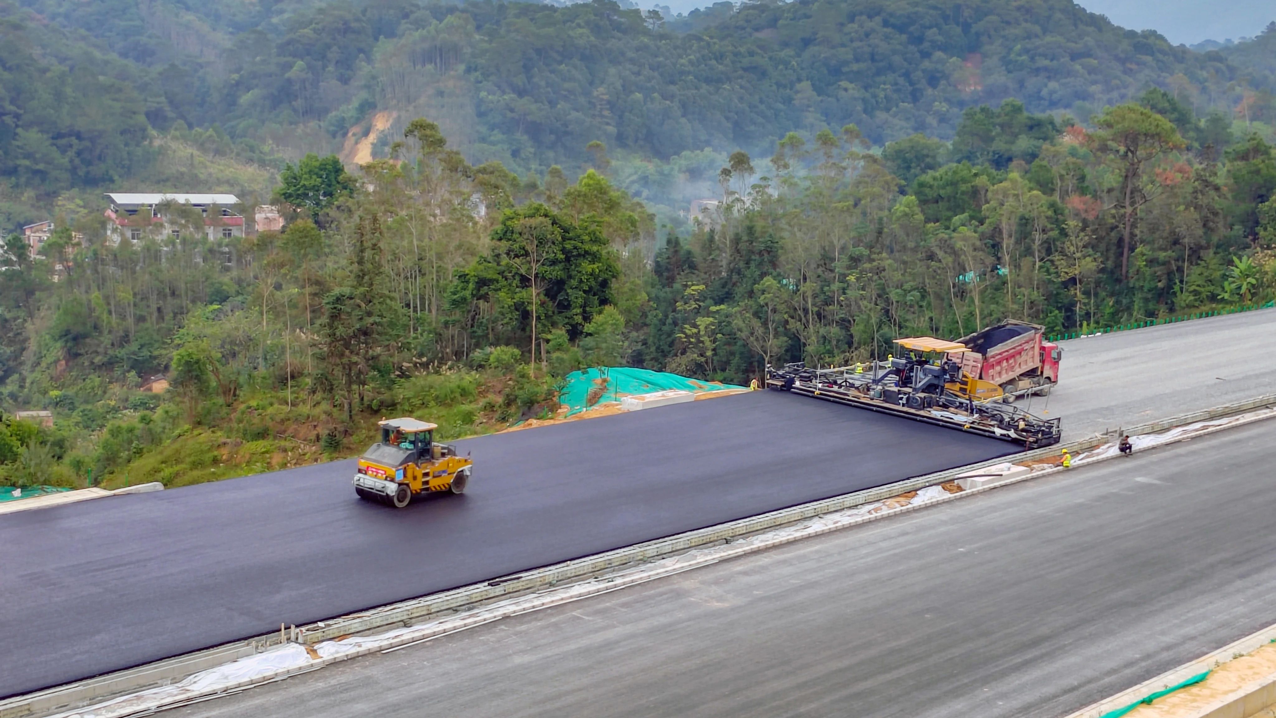 又一高速公路大项目，，，，闪灼“亚洲必赢金”！