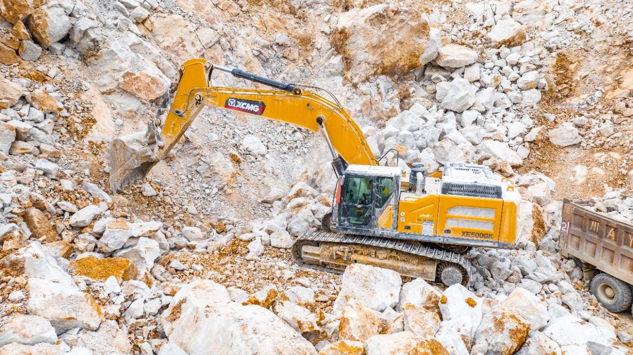 有XE500GK“坐镇”矿山，，，让我在事业生长上更有底气！