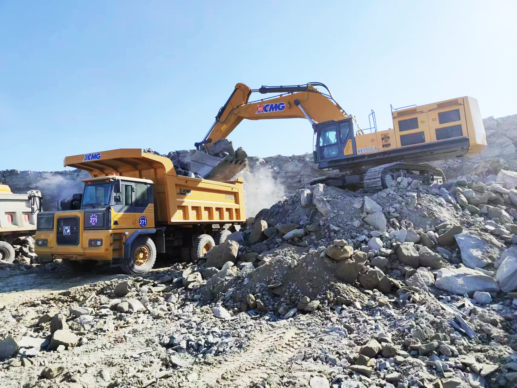 “黄金同伴”—XE950GA与XDR90完善组合，，，高效赋能矿山开采