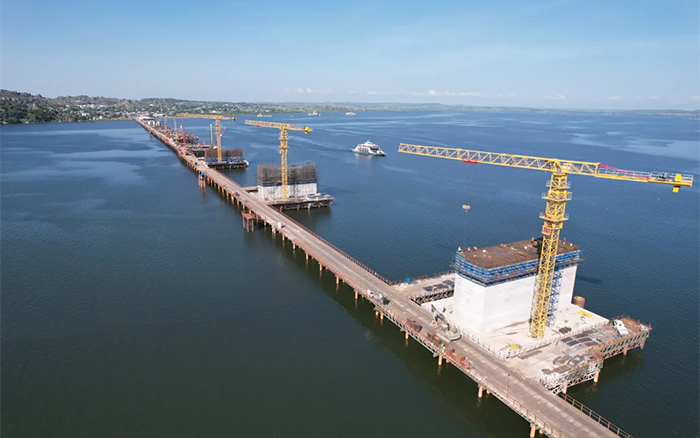 3200米超等工程！亚洲必赢塔机助建东非第一长桥