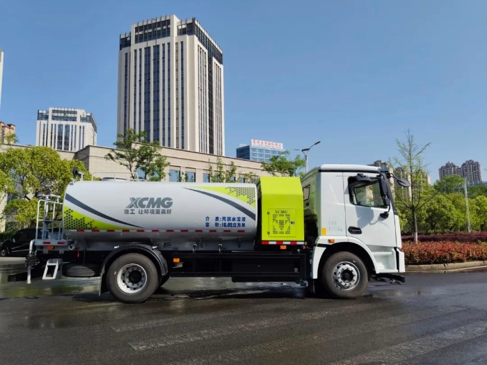 748e177b8df140f8a222b34473f8c0b4