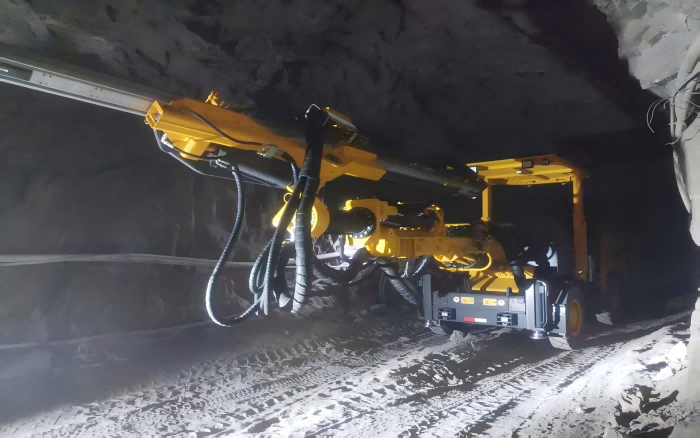 37017bc247bc4619bdbec57ee3a1f9d4