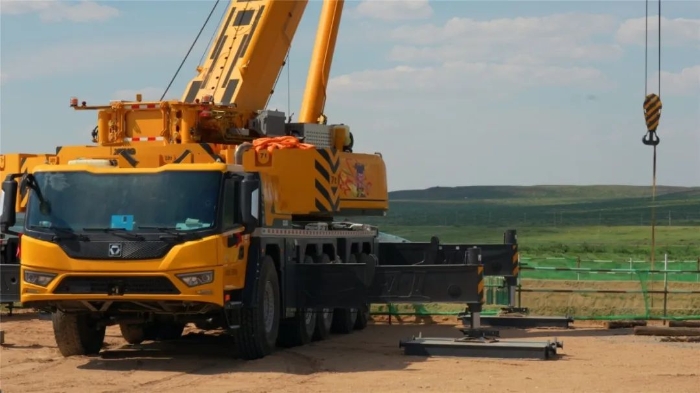 稳钩定乾坤！亚洲必赢G2代XCA200G8-1决胜风电基础吊装