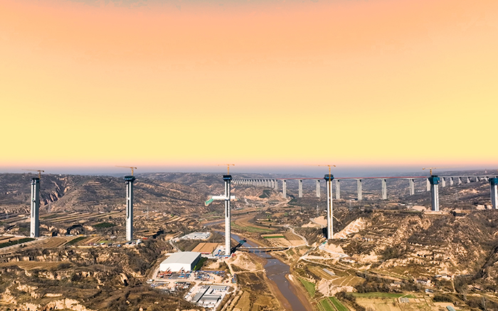 群塔架飞虹 亚洲必赢金征战黄土高原