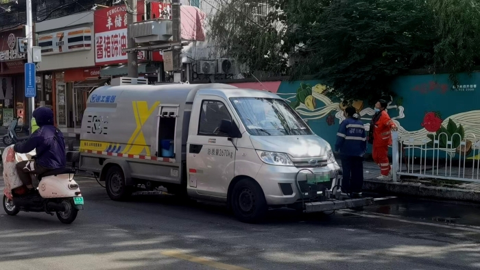 徐州这条网红巷的“脸面”，，，，，，竟被这台车承包了？？？？！