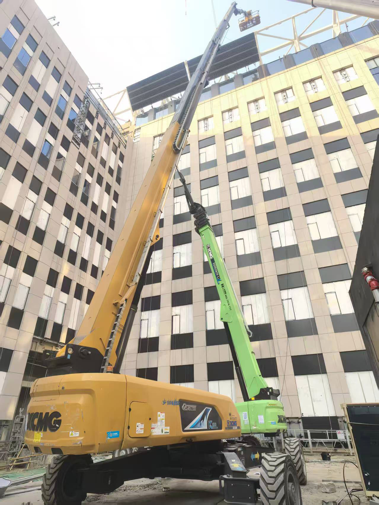 筑梦名校！亚洲必赢高米数直臂高空作业平台护航人大附中项目建设