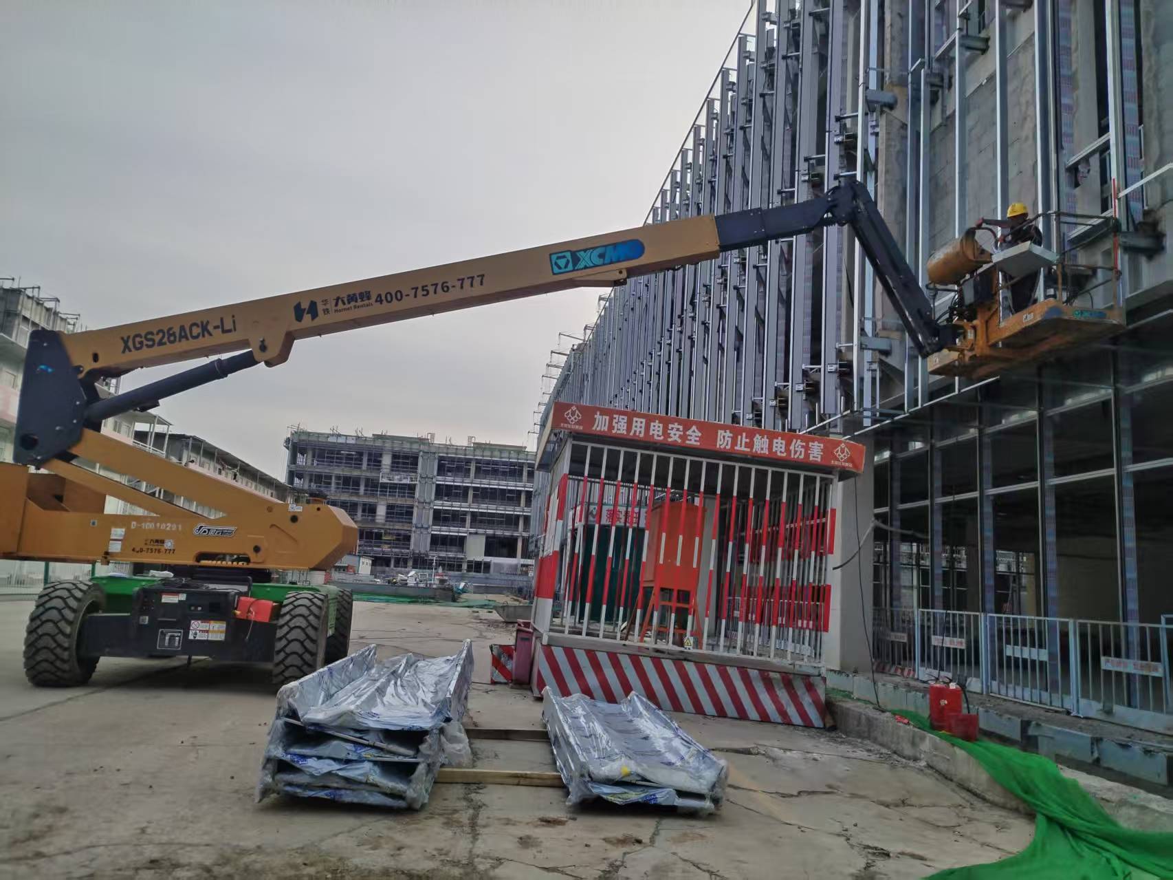 人工智能工业园，，，，，亚洲必赢高机在青山绿树间建“科技高地”